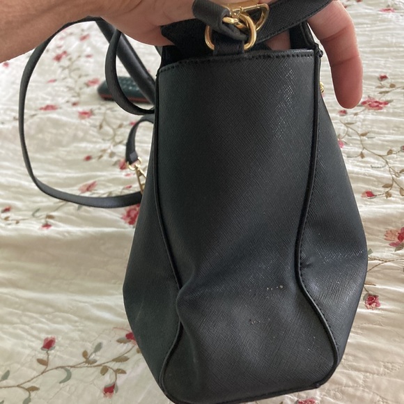 Liza Claiborne - Picture 4 of 5